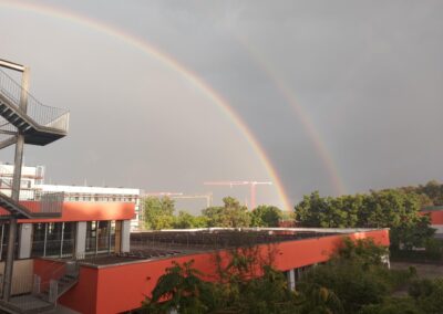 EvBG Gebaeude mit Regenbogen